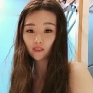 清秀小姐姐表演1v视频，281.24MB，百度云
