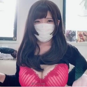 岛国OnlyFans女神sakisaki私拍1V1.7G，粮仓棒棒糖口罩小团团